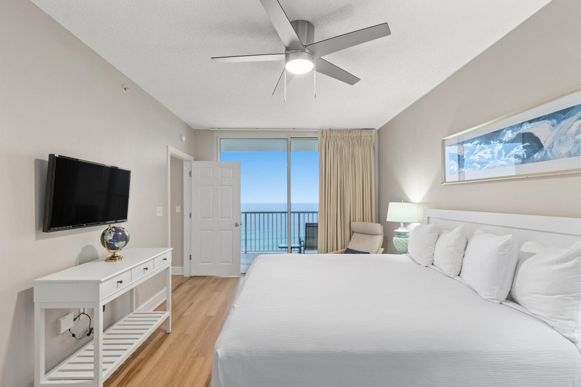 Official Majestic Beach Resort - Over 60 Units - All Ocean Front, Panama City Beach, Fl الغرفة الصورة