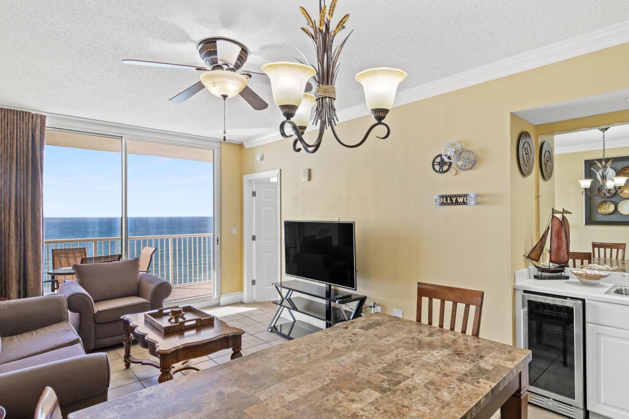 Official Majestic Beach Resort - Over 60 Units - All Ocean Front, Panama City Beach, Fl الغرفة الصورة