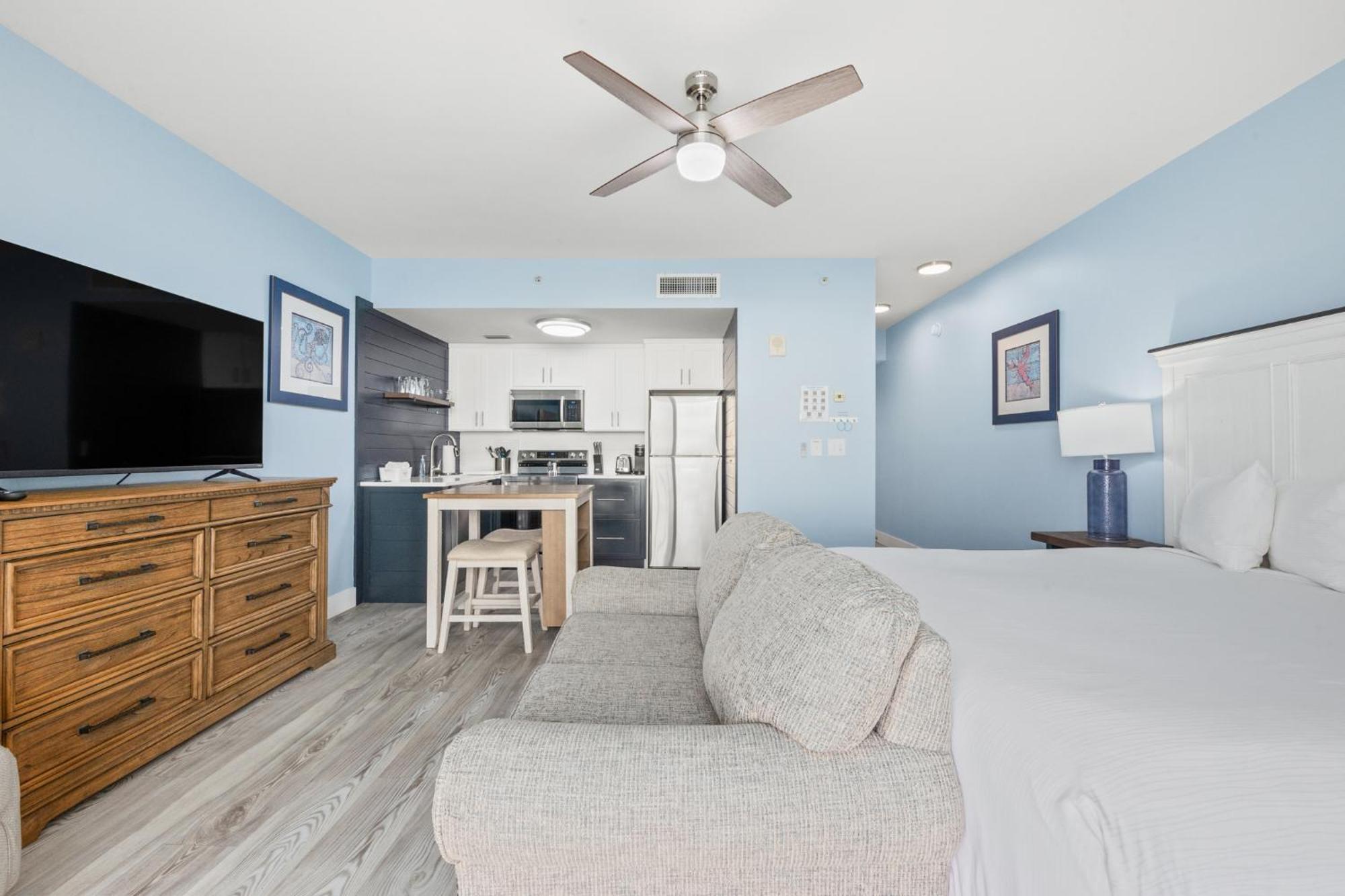 Official Majestic Beach Resort - Over 60 Units - All Ocean Front, Panama City Beach, Fl الغرفة الصورة