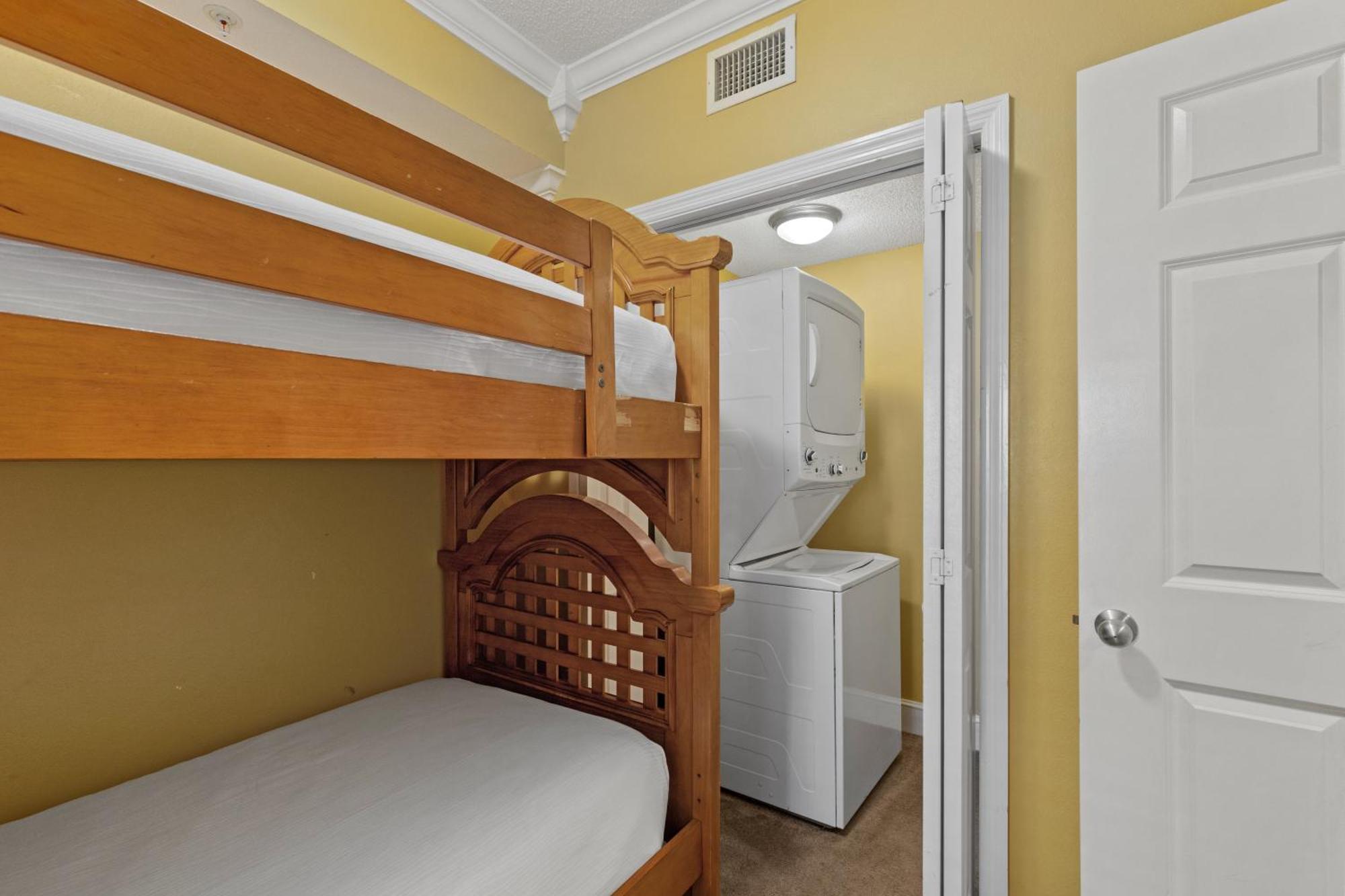 Official Majestic Beach Resort - Over 60 Units - All Ocean Front, Panama City Beach, Fl الغرفة الصورة